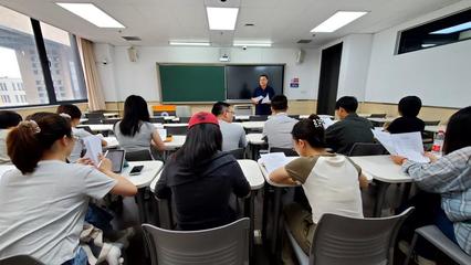 中心召開新學期研究生就業工作指導會，深化精準服務，拓寬高級尋聘渠道